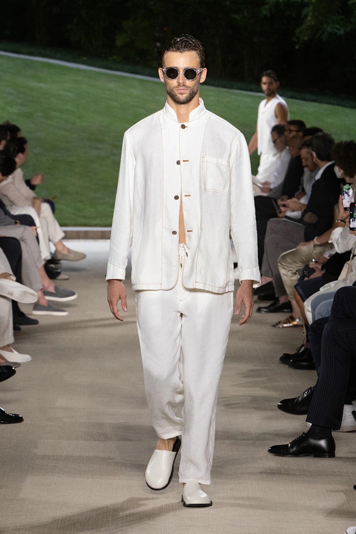 Giorgio Armani Spring Summer 2022 Mens Collection Runway Show 050