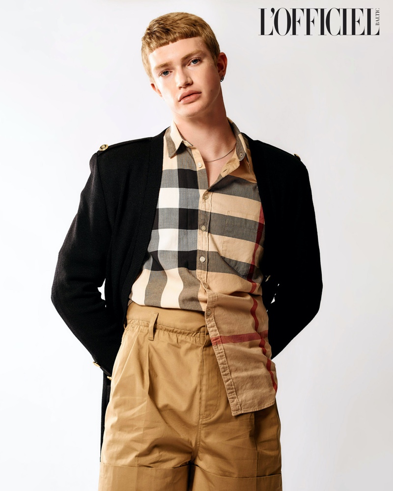 » Jonathan Louth is Label Obsessed for L'Officiel Hommes Baltic Jonathan Louth 2021 LOfficiel Hommes Baltics Fashion Editorial 003