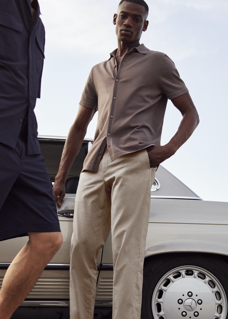 Standing tall at 6' 1½", Bambi Kouyate looks amazing in Mango Man's new Clean collection. » Valentin & Bambi Go 'Clean' in New Mango Collection Standing tall at 6' 1½", Bambi Kouyate looks amazing in Mango Man's new Clean collection.