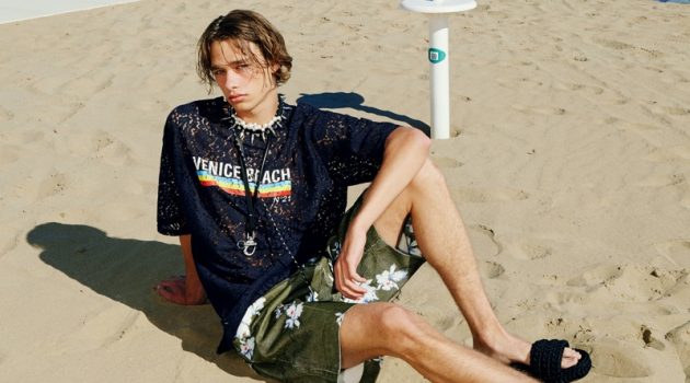 N°21 Finds Stylish Ease in Surf Style for Spring '22 Collection N°21 Finds Stylish Ease in Surf Style for Spring '22 Collection