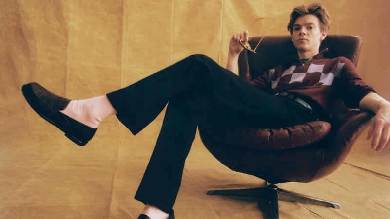 » Thomas Brodie-Sangster Stars in Mr Porter Shoot, Talks Acting & Fashion Thomas Brodie Sangster 2021 Mr Porter Photoshoot 006