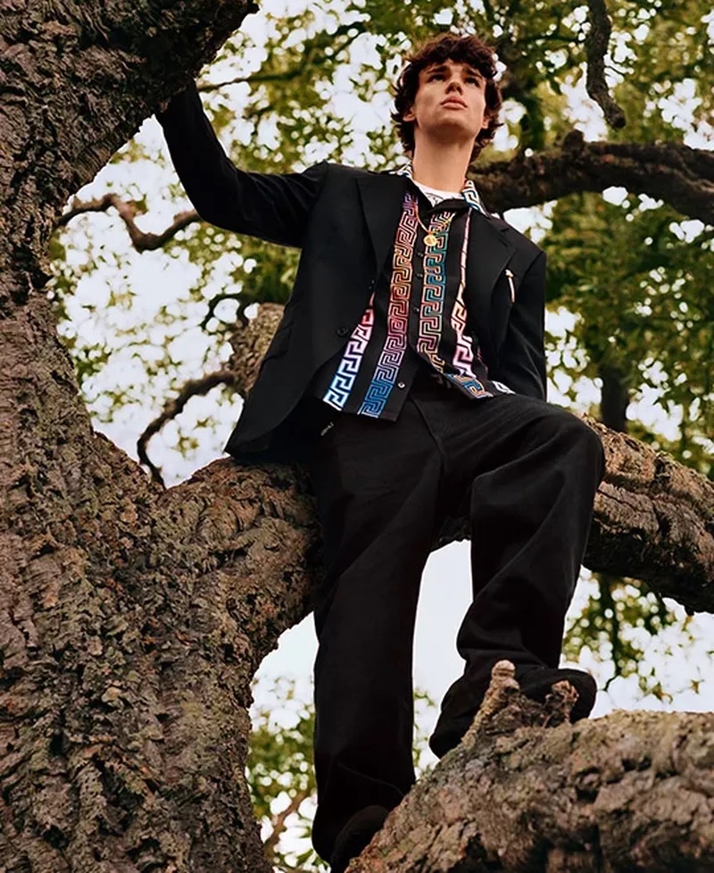 Fernando Lindez fronts Versace’s pre-fall 2021 men’s campaign.