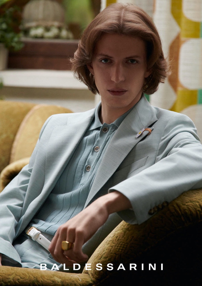A chic vision, Xavier Buestel fronts Baldessarini's spring-summer 2022 campaign. » Xavier & Amadou Embrace Retro Charm for Baldessarini Spring '22 Campaign A chic vision, Xavier Buestel fronts Baldessarini's spring-summer 2022 campaign.