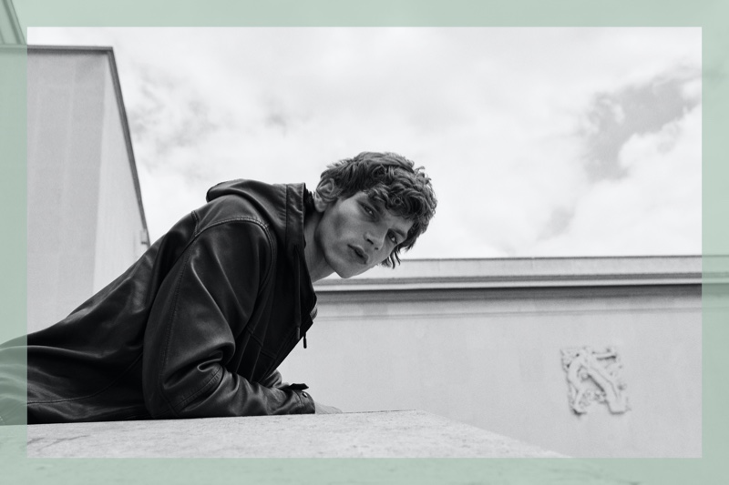 » Le Pavillon: Erik Van Gils Dons Chic Massimo Dutti Style Erik Van Gils 2021 Massimo Dutti Fashion Editorial 005