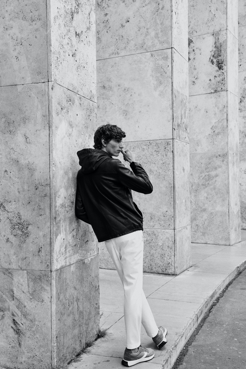 » Le Pavillon: Erik Van Gils Dons Chic Massimo Dutti Style Erik Van Gils 2021 Massimo Dutti Fashion Editorial 016