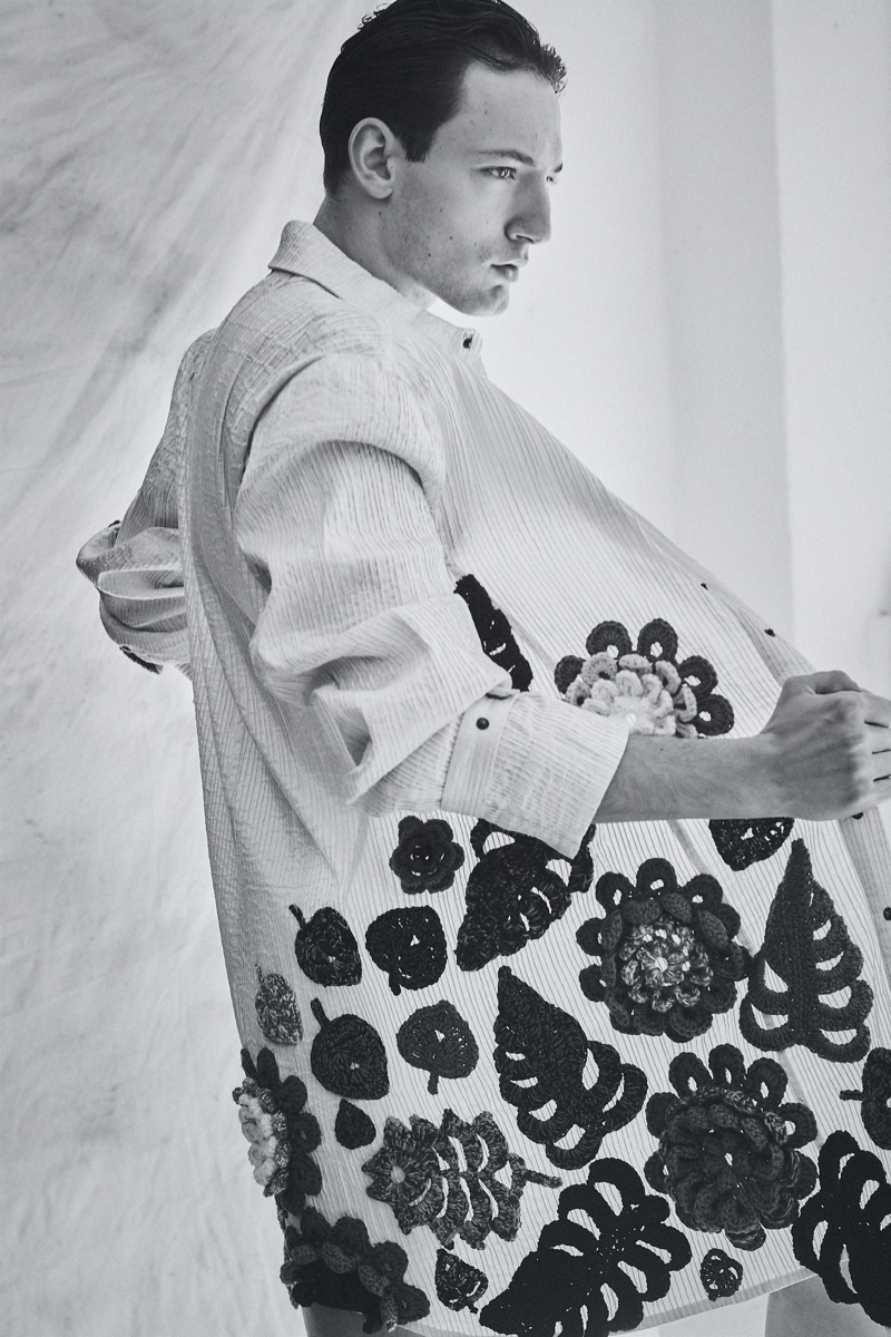 Guille wears shirt Mariposa Valentina. » Guille Castillo is 'The Coachman' Guille wears shirt Mariposa Valentina.