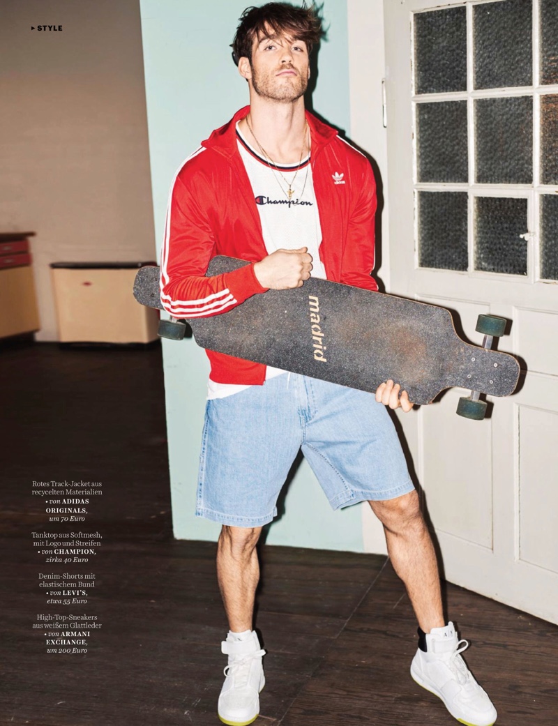 » Janis Danner Rocks Casual Summer Style for Men's Health Germany Janis Danner 2021 Mens Health Germany Editorial 003