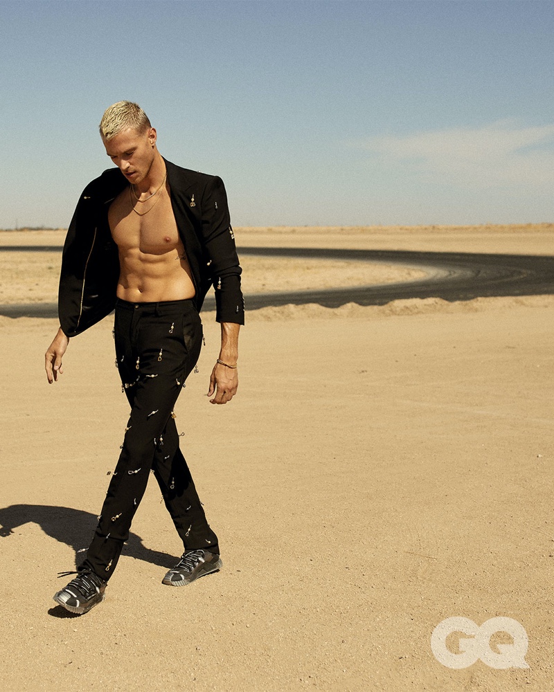 » Matthew Noszka Revs Up for GQ México Matthew Noszka 2021 GQ Mexico Fashion Editorial 003