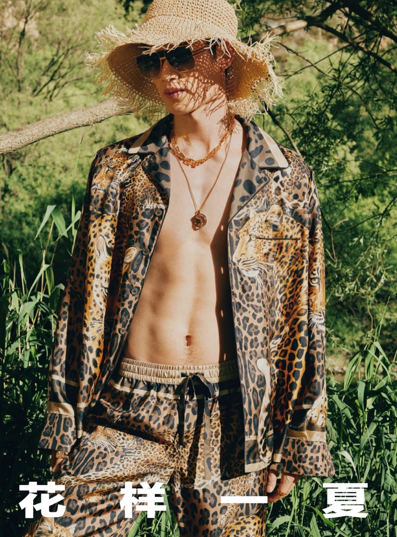 » Qiang Li & Lang Chen Enjoy a 'Summer Vacation' with GQ China Qiang Li 2021 GQ China Fashion Editorial 001