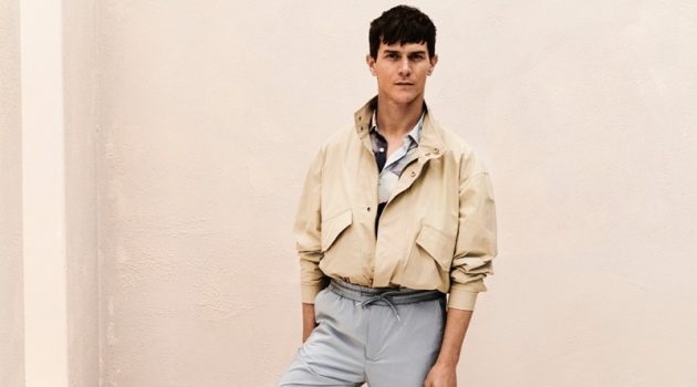 Vincent Lacrocq Goes Summer Casual in Reserved A smart vision, Vincent Lacrocq inspires in a summer look from Reserved.