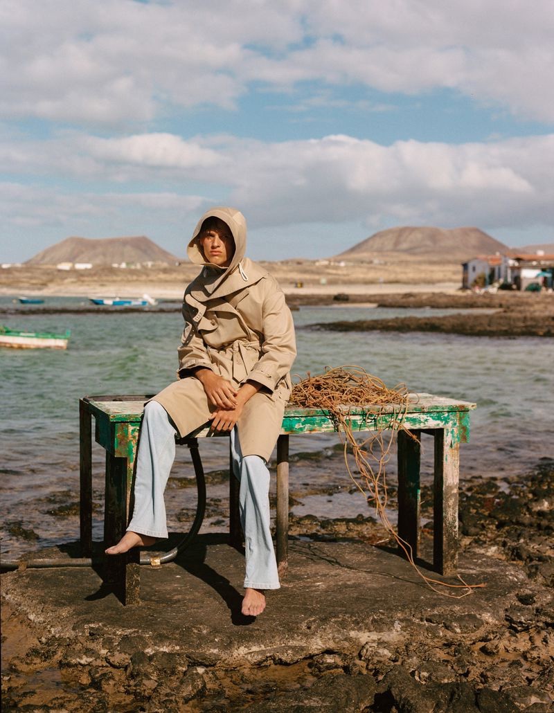 » Yeray Allgayer Faces 'Wavy Winds' for GQ Portugal Yeray Allgayer 2021 GQ Portugal Fashion Editorial 008