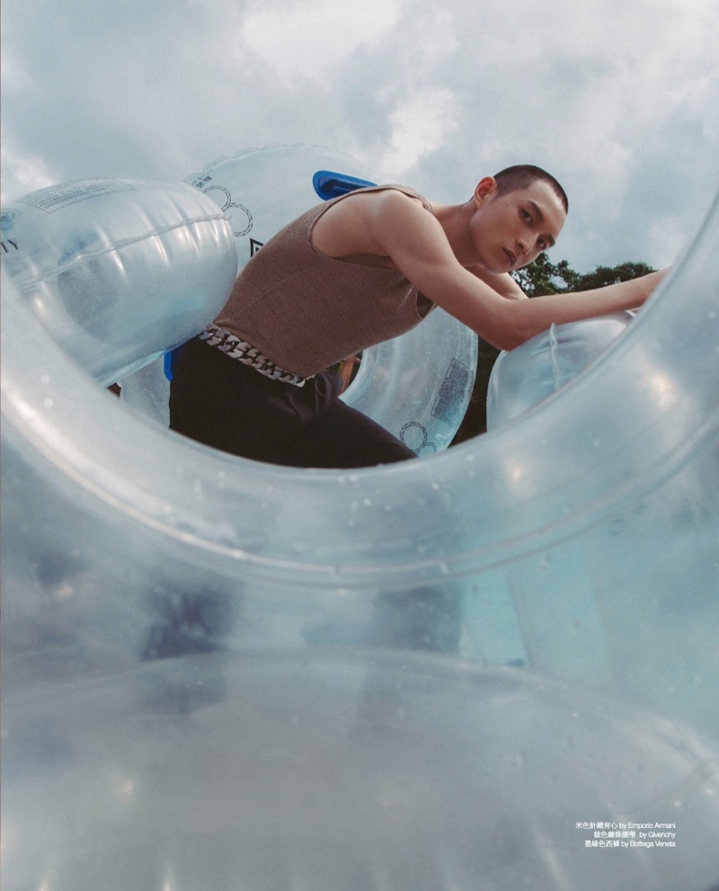 » Zhang Wenhui Tackles Summer Fun with Men's Uno Taiwan Zhang Wenhui 2021 Mens Uno Taiwan Fashion Editorial 003
