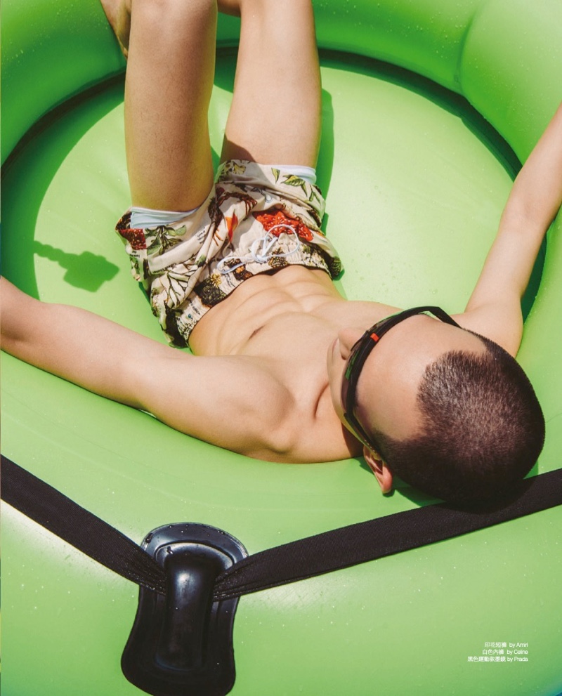 » Zhang Wenhui Tackles Summer Fun with Men's Uno Taiwan Zhang Wenhui 2021 Mens Uno Taiwan Fashion Editorial 005