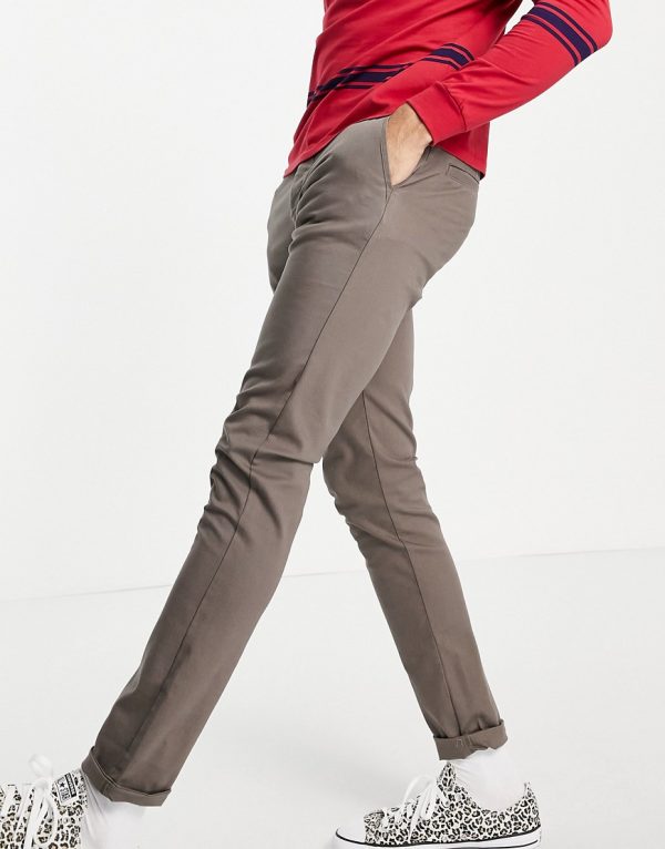 brown chinos outfit