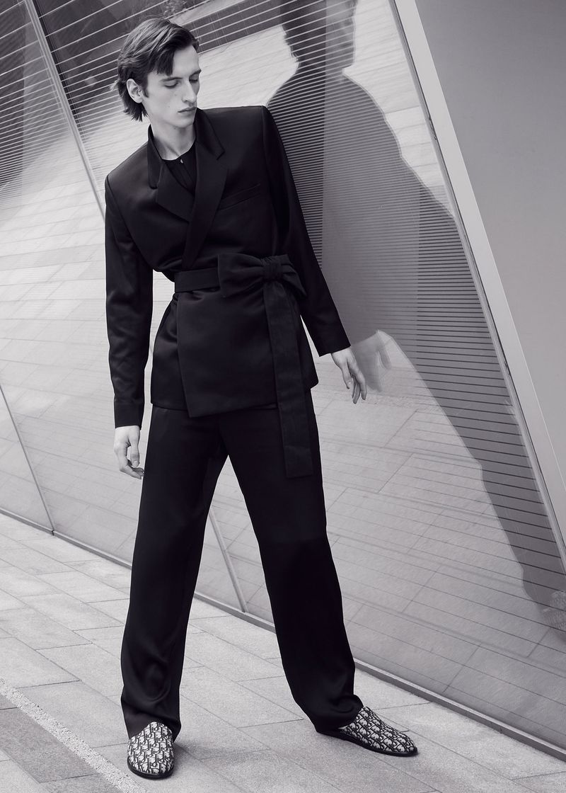» Benno Bulang Hits a Stylish Stride for GQ Portugal Benno Bulang 2021 GQ Portugal Fashion Editorial 008