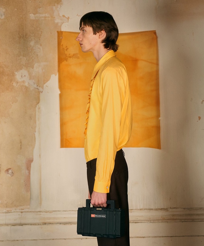 » Benno Bulang Goes Bold in New Season Styles for Matches Fashion Benno Bulang 2021 MatchesFashion Editorial 004