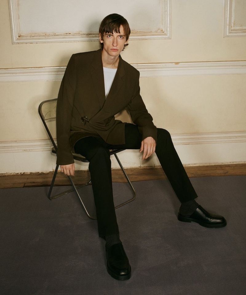 » Benno Bulang Goes Bold in New Season Styles for Matches Fashion Benno Bulang 2021 MatchesFashion Editorial 009