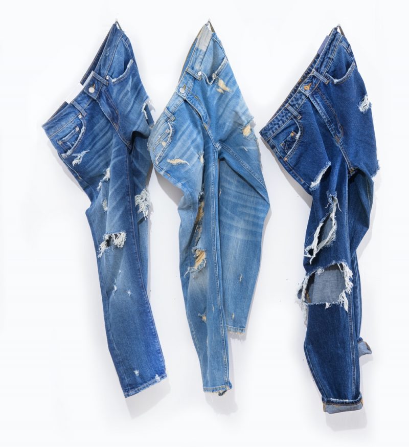 Hanging Jeans Hanging Jeans