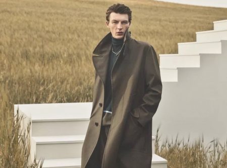 An elegant vision, Finnlay Davis fronts Hermès' fall-winter 2021 men's campaign.