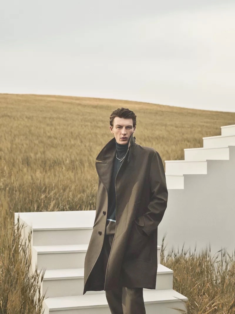 An elegant vision, Finnlay Davis fronts Hermès' fall-winter 2021 men's campaign.