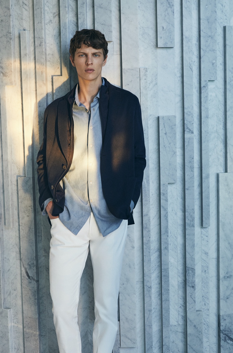 Reuniting with Massimo Dutti, Tim Schuhmacher embraces transitional style.