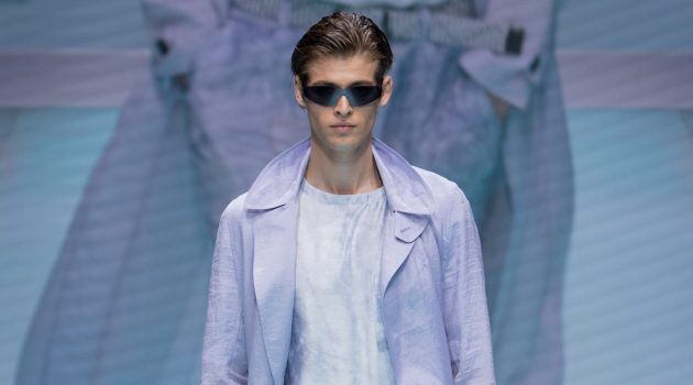 Emporio Armani Delivers Light & Colorful Style for Spring '22 Collection Emporio Armani Delivers Light & Colorful Style for Spring '22 Collection