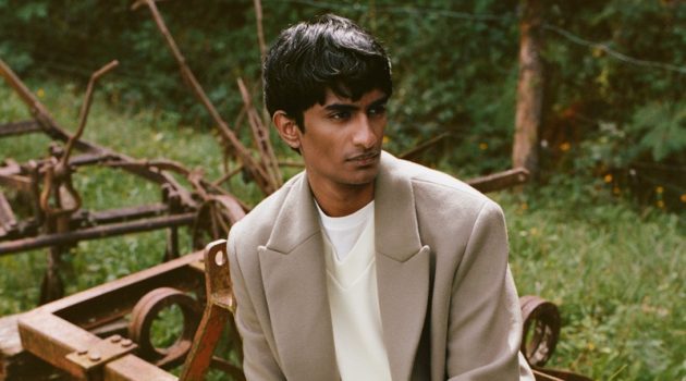 Natural Balance: Rishi Robin is Chic in Mango Trending Style Connecting with Mango for fall, Rishi Robin is chic in a long coat with an all-white outfit.
