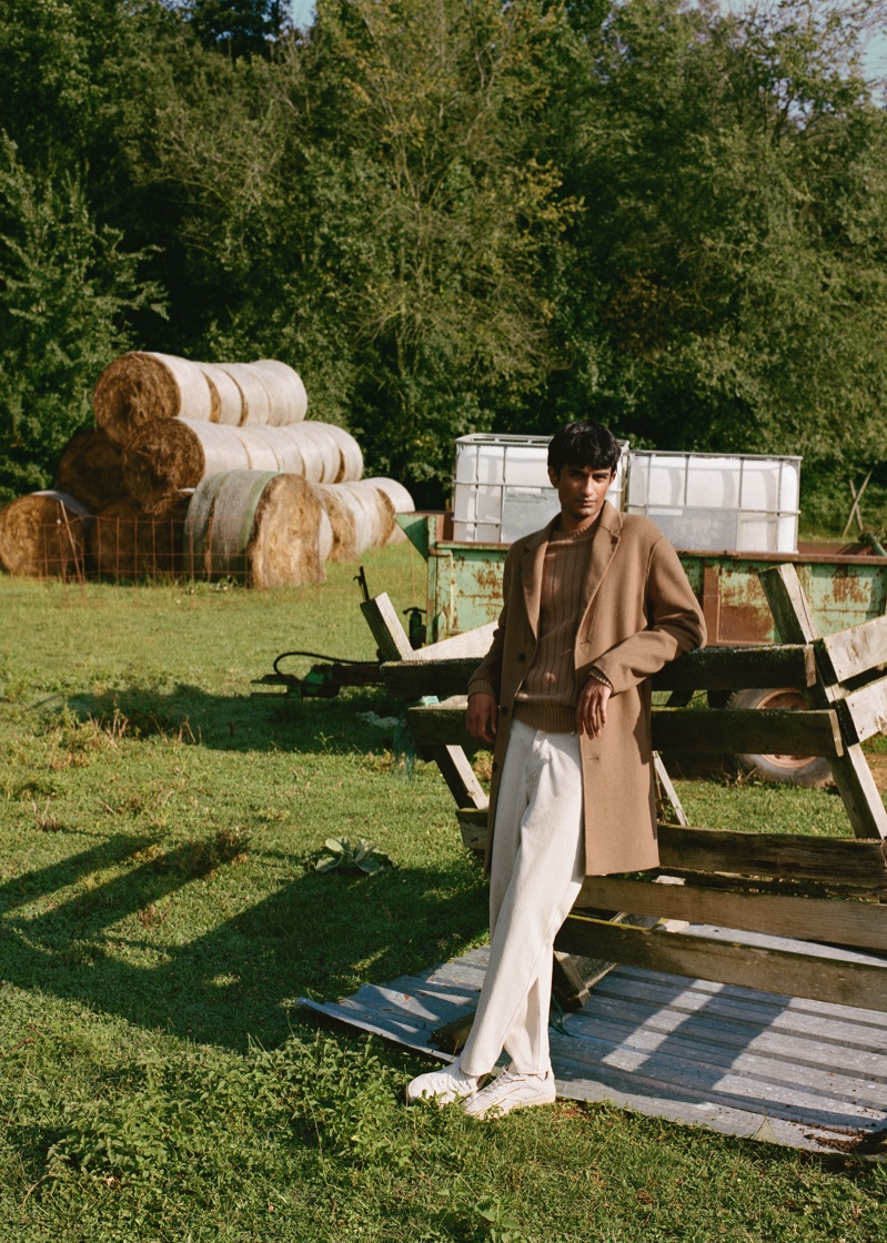 Model Rishi Robin dons camel-colored tones in a chic look from Mango. » Natural Balance: Rishi Robin is Chic in Mango Trending Style Model Rishi Robin dons camel-colored tones in a chic look from Mango.