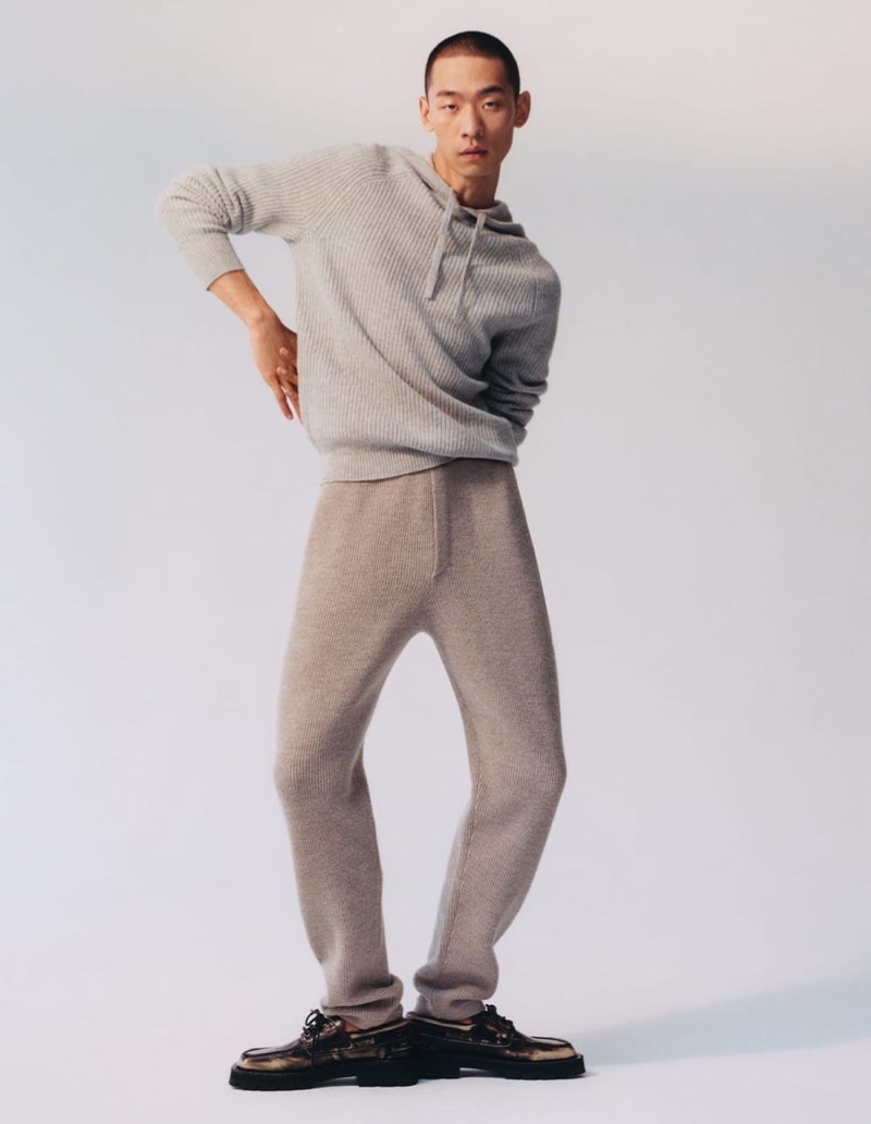 » Zhuo Strikes a Pose in 'New-season Style' for Matches Fashion Zhuo Chen 2021 MatchesFashion Editorial 007