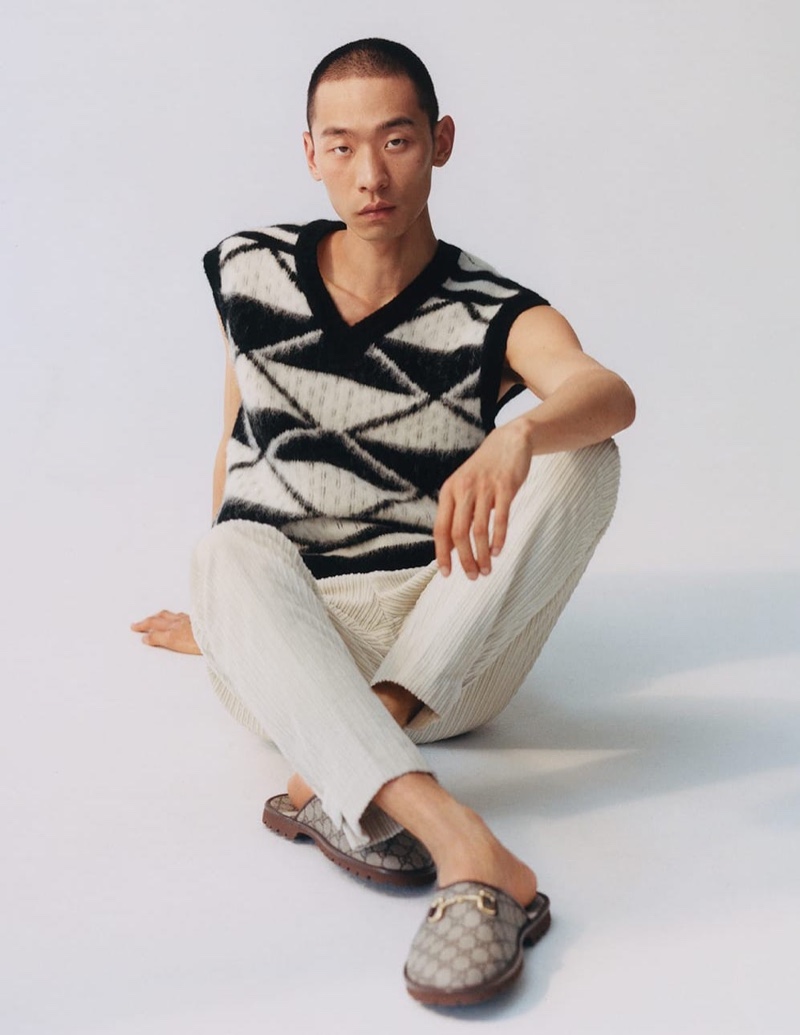 » Zhuo Strikes a Pose in 'New-season Style' for Matches Fashion Zhuo Chen 2021 MatchesFashion Editorial 010