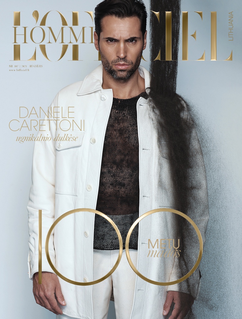 » Daniele Carettoni Dons Black & White for L'Officiel Hommes Lithuania Daniele Carettoni 2021 LOfficiel Hommes Lithuania 001