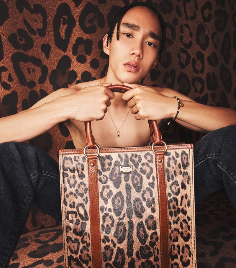 Taking hold of a leopard print shopper, Marcelo Zhang showcases Dolce & Gabbana's new Crespo Leo collection.