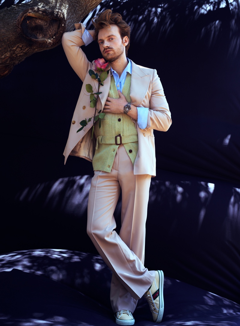 Connecting with VMAN, Finneas dons a Gucci look with an Omega 007 Edition watch.