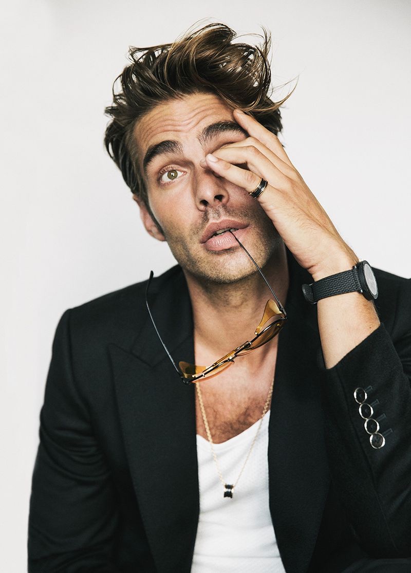 » Jon Kortajarena Stars in Esquire México Cover Shoot Jon Kortajarena 2021 Esquire Mexico 003