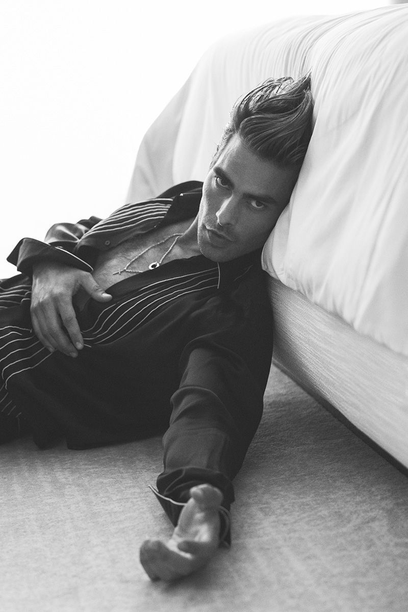 » Jon Kortajarena Stars in Esquire México Cover Shoot Jon Kortajarena 2021 Esquire Mexico 004