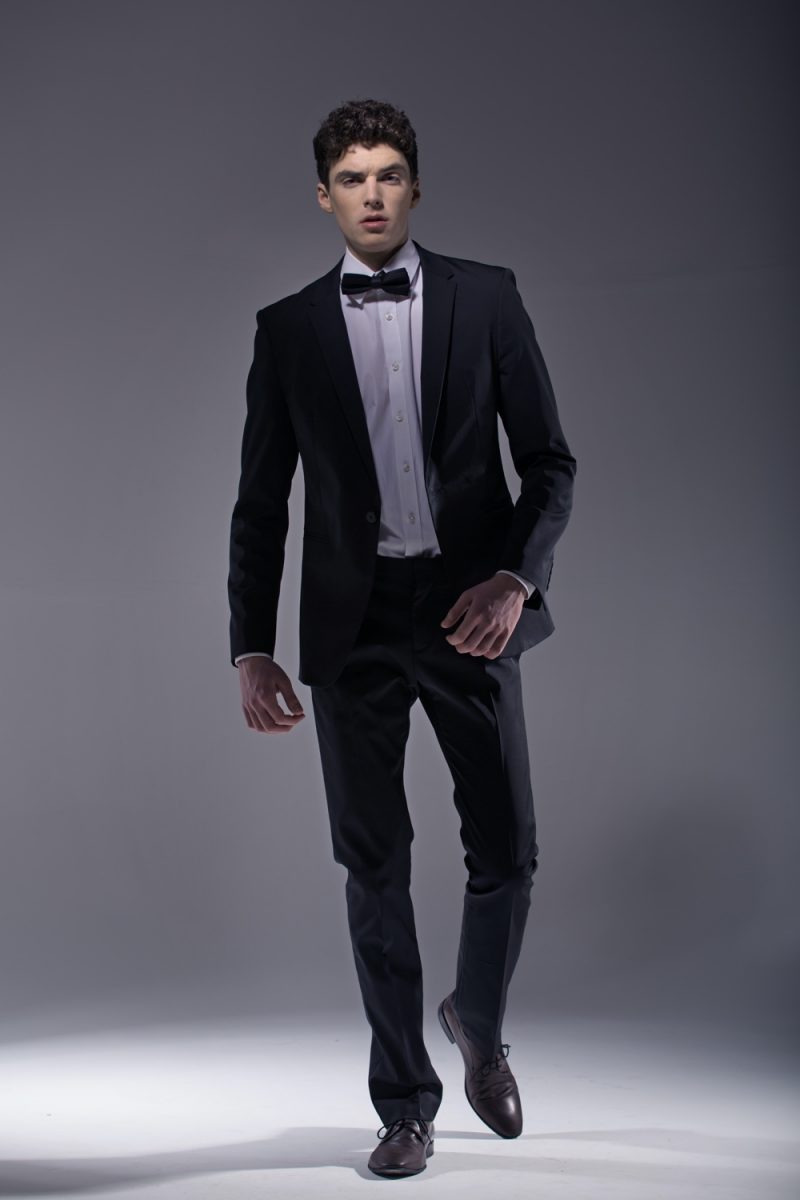 Man in Formal Dress Suit Bowtie » Best Outfits for a Casino Night for Men Man in Formal Dress Suit Bowtie