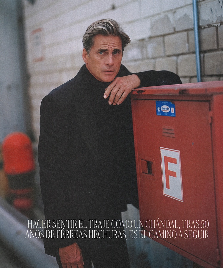 » Mark Vanderloo Dons Fall Tailoring for El País Semanal Mark Vanderloo 2021 El Pais Semanal 001