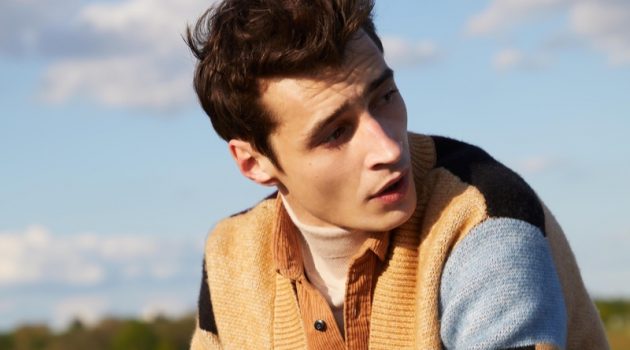Adrien & Felix Layer for Fall in Scotch & Soda Making a graphic style statement, Adrien Sahores rocks a Scotch & Soda relaxed jacquard cardigan.