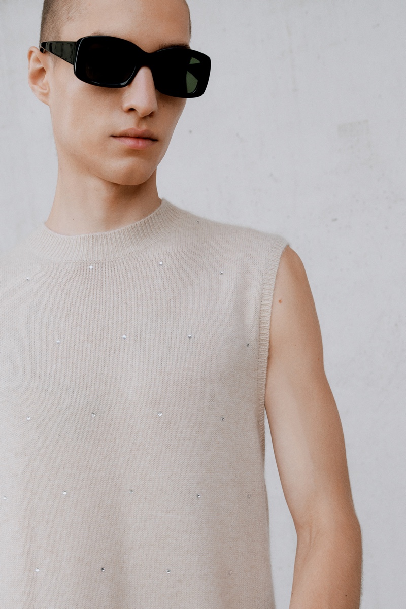 Making a soft statement for spring-summer 2022, Filippa K unveils this cashmere sweater vest worn by David Shyn. » A Glimpse at Filippa K's Spring '22 Collection Making a soft statement for spring-summer 2022, Filippa K unveils this cashmere sweater vest worn by David Shyn.