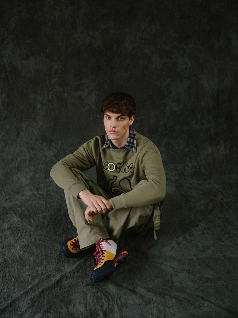 » Philip Lunin Rocks Graphic Menswear for GQ Russia Philip Lunin 2021 GQ Russia Editorial 001
