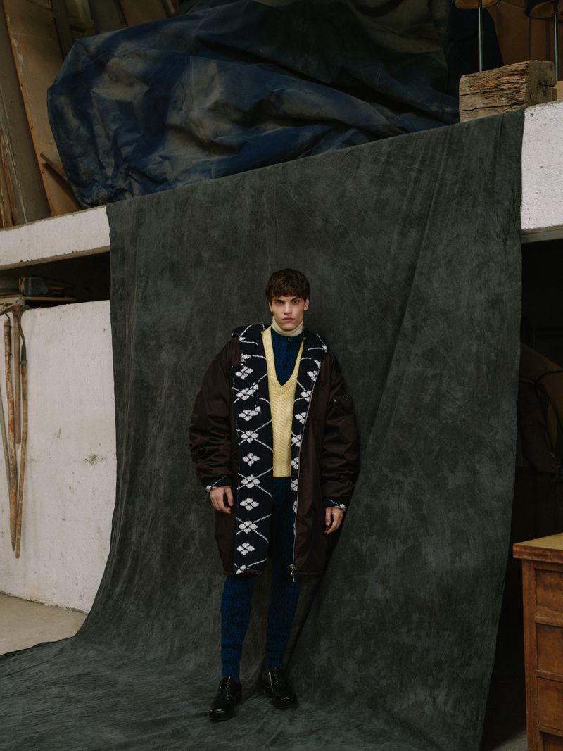 » Philip Lunin Rocks Graphic Menswear for GQ Russia Philip Lunin 2021 GQ Russia Editorial 007