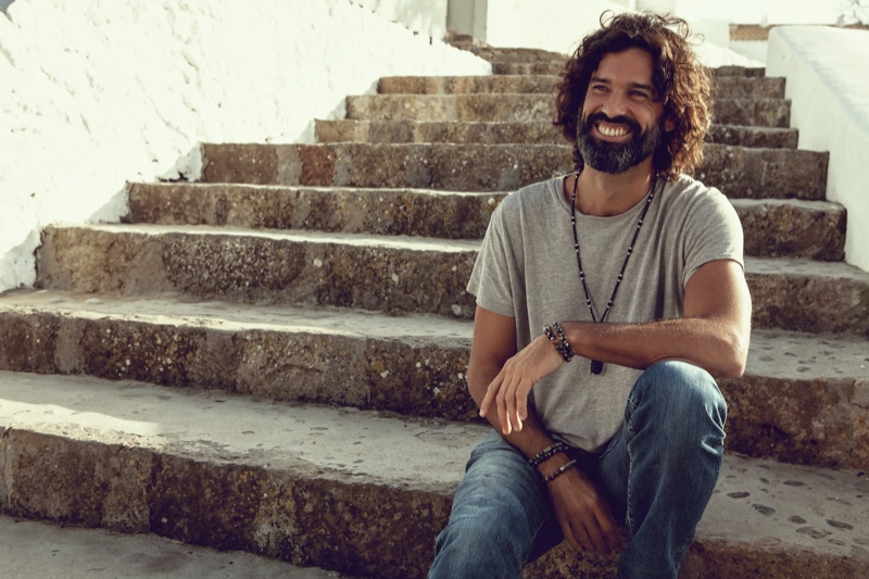 Smiling Man Necklace Bracelets Jewelry Casual Look Smiling Man Necklace Bracelets Jewelry Casual Look