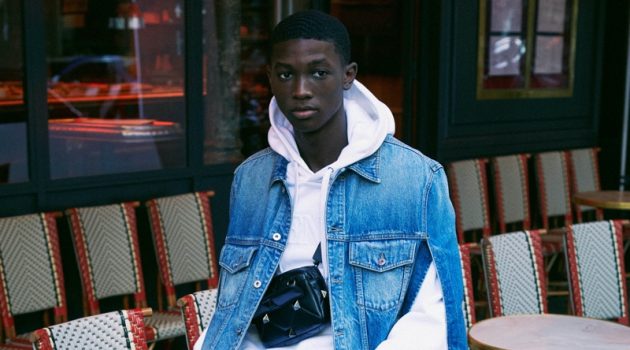Valentino Resort '22 Collection Sees Everyday Couture Style Valentino Resort '22 Collection Sees Everyday Couture Style