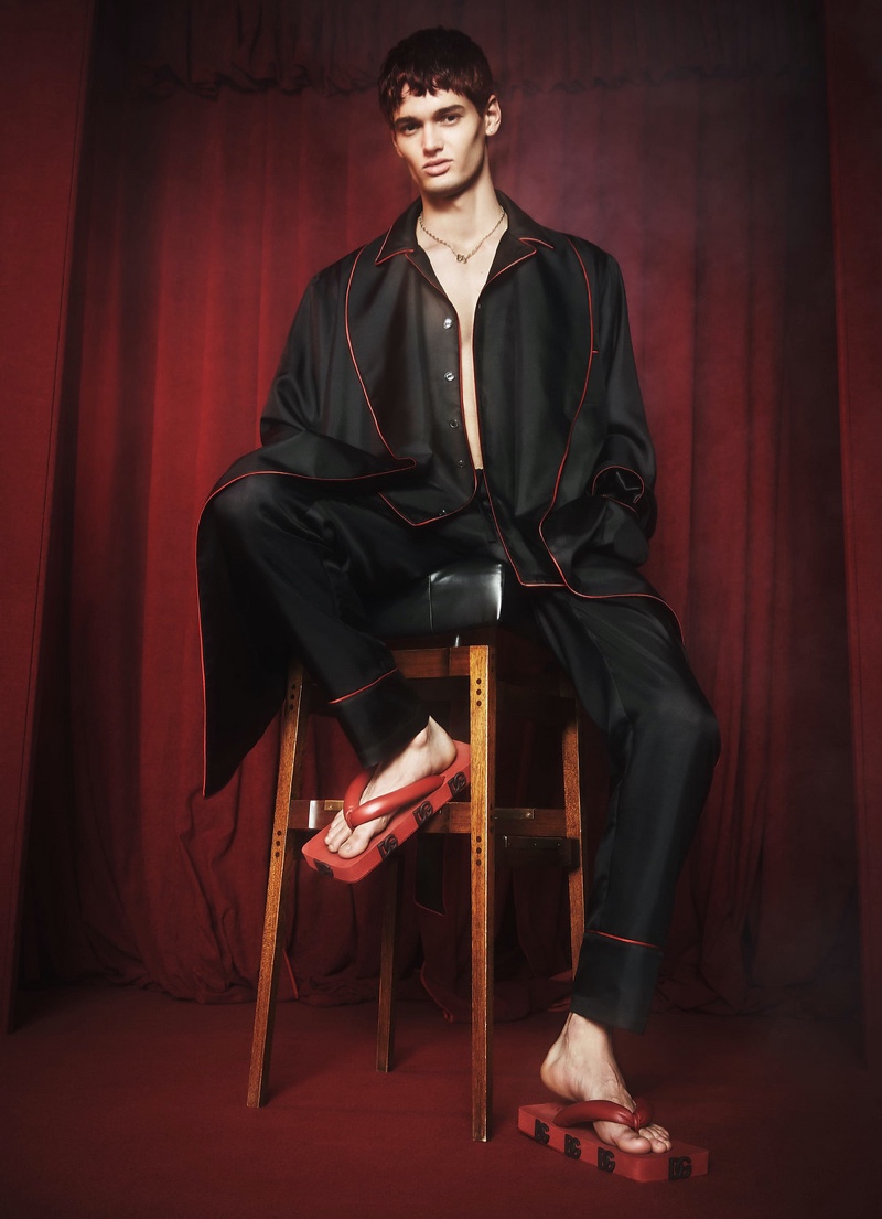 Alex Catichi clocks in for luxurious relaxation in a pajama set and robe from Dolce & Gabbana's spring-summer 2022 Hot Animalier collection.