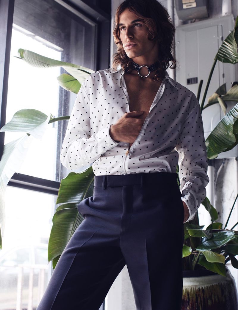 » Fernando Casablancas Embraces Retro Cool for Man About Town Fernando Casablancas 2021 Man About Town Editorial 006