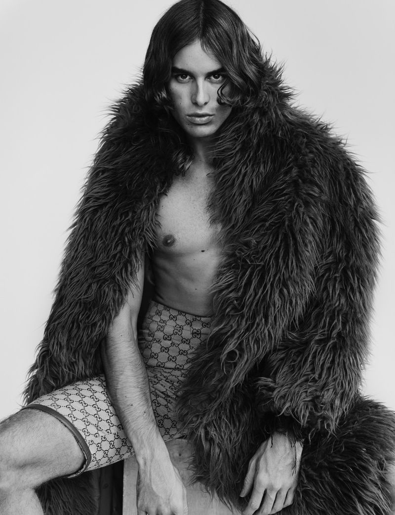 » Fernando Casablancas Embraces Retro Cool for Man About Town Fernando Casablancas 2021 Man About Town Editorial 009