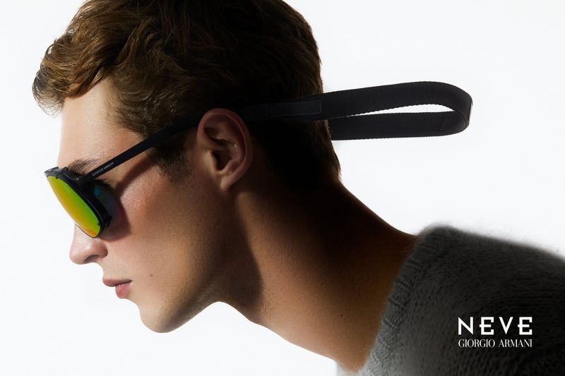 » Kit Butler Rocks Après-ski Style for Giorgio Armani Neve Campaign Giorgio Armani Neve 2021 Campaign 005