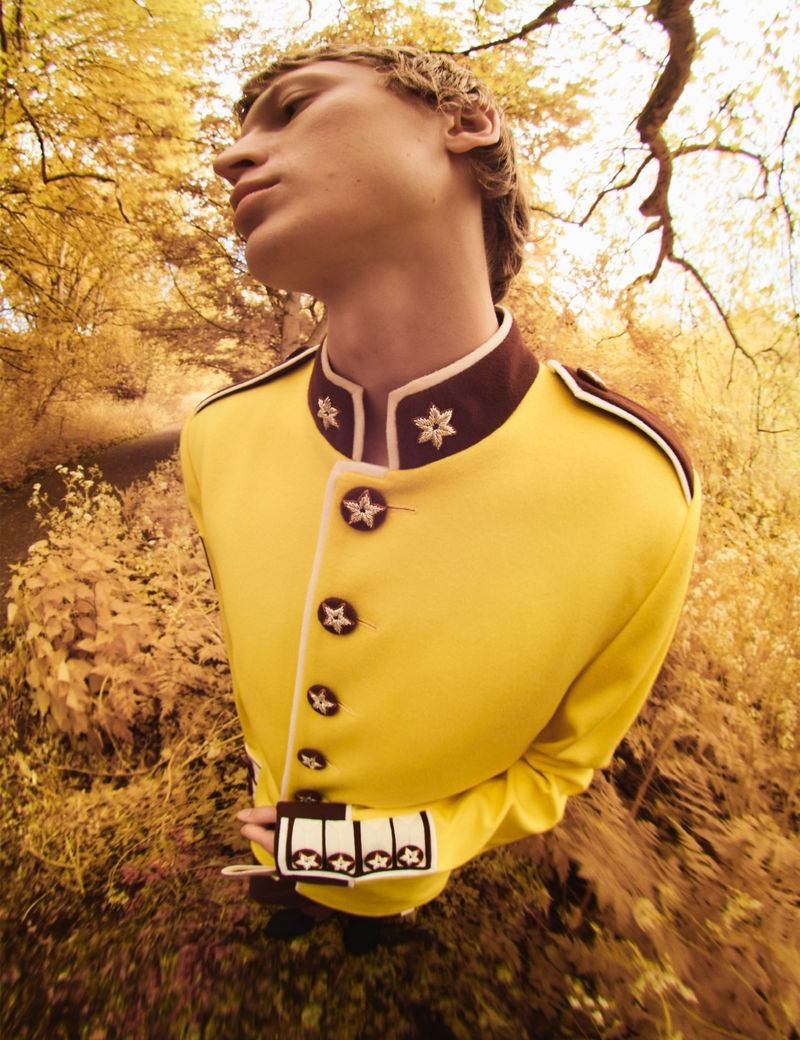 Jonas Gloer 2021 VMAN Editorial 004