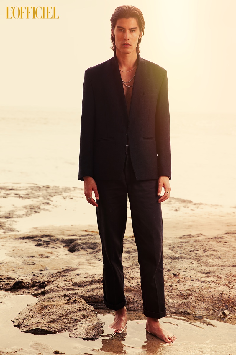 » L'Officiel Hommes Brasil Proposes New Year Trends LOfficiel Hommes Brasil 2021 Editorial 005