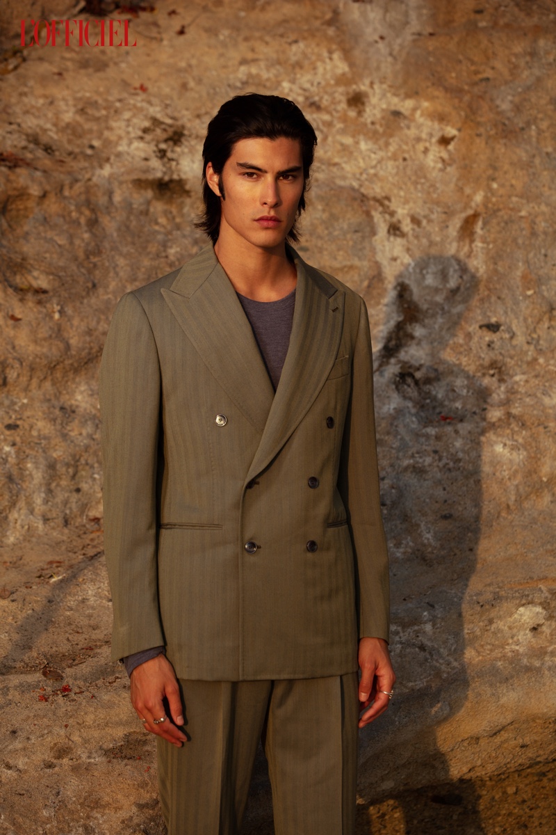 » L'Officiel Hommes Brasil Proposes New Year Trends LOfficiel Hommes Brasil 2021 Editorial 010